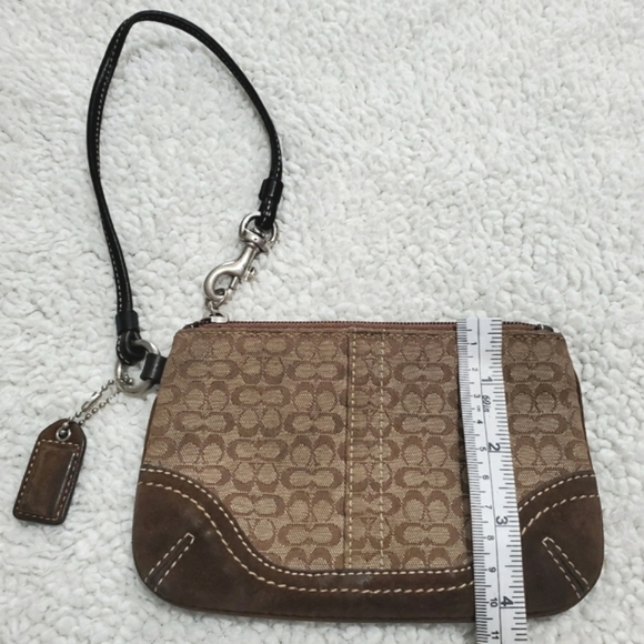 ♦️Vintage COACH Canvas w/ Suede Trim Wristlet♦️ - Picture 7 of 7